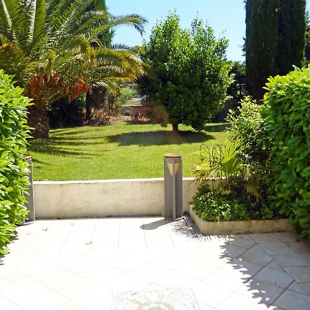 Les Patios-7 By Interhome Daire